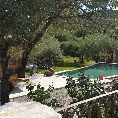 Mas Des Oliviers بيت ضيافة Banne